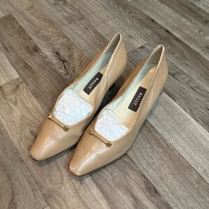 Vintage Bally retro gold detail leather heels